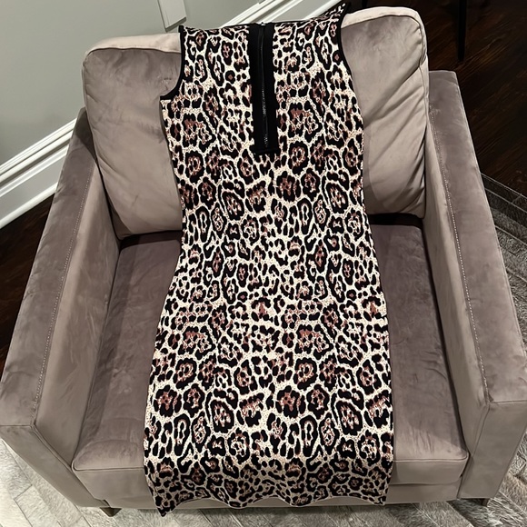 Gorgeous elegant Cheetah print fitted well made thick midi dress - Picture 3 of 3